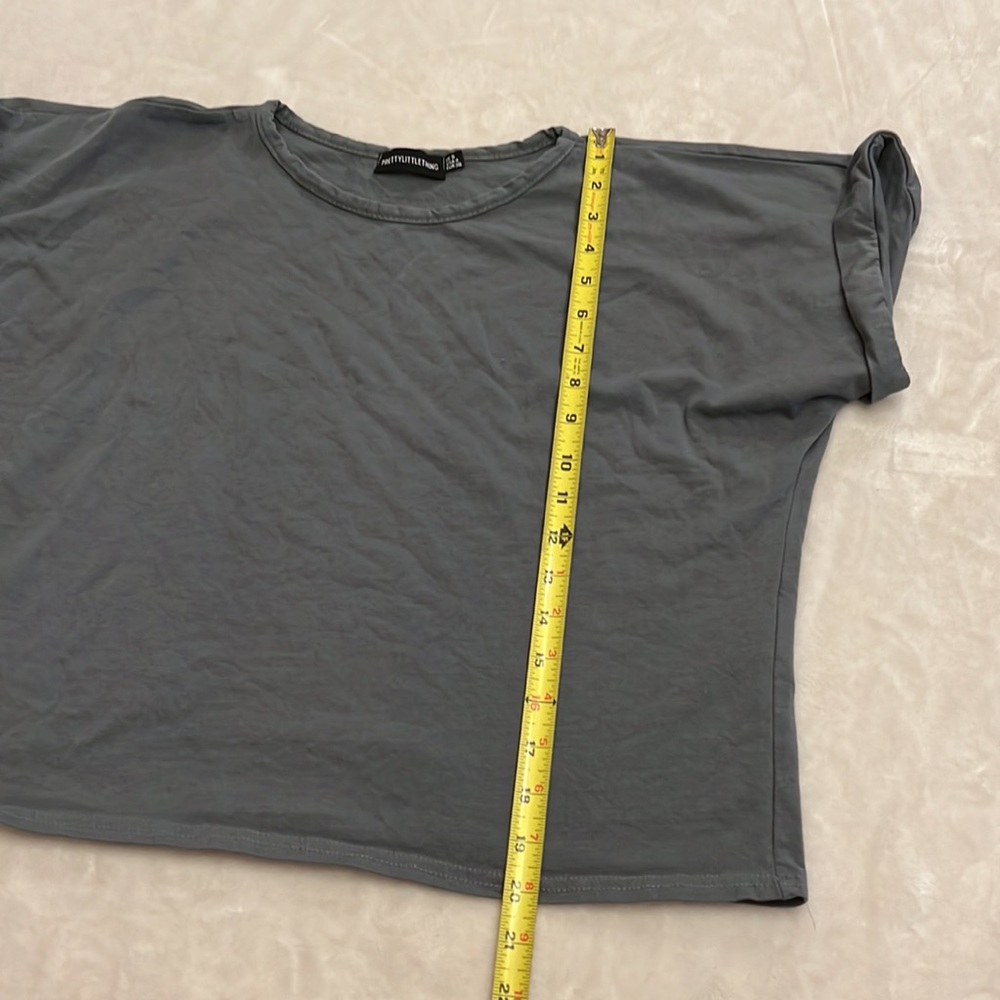 PRETTYLITTLETHING Oversized Crop T-Shirt - Picture 7 of 8